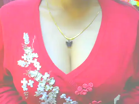 Snapshot of ishmita99 chatting on 12-19-24, 02:02 ishmita99 online show from 12-19-24, 02:02