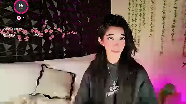 Snapshot of Finibondi chatting on 10-15-25, 06:02 Finibondi online show from 10-15-25, 06:02