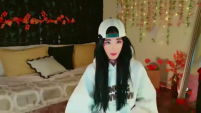 Snapshot of Finibondi chatting on 11-07-25, 04:56 Finibondi online show from 11-07-25, 04:56