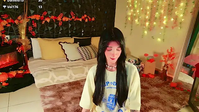 Snapshot of Finibondi chatting on 11-13-25, 06:34 Finibondi online show from 11-13-25, 06:34