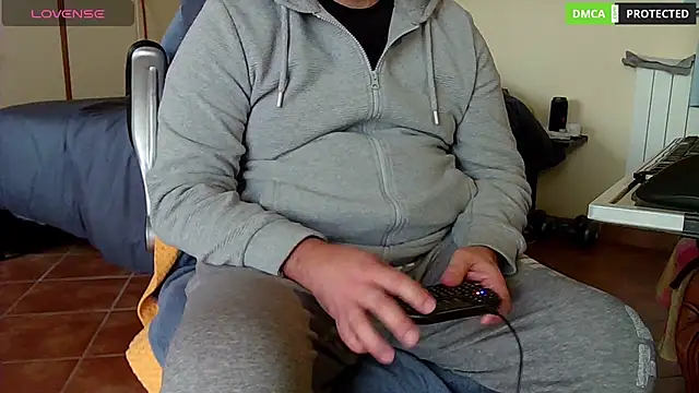 Snapshot of MultiOrgasmicLover chatting on 12-31-24, 08:26 MultiOrgasmicLover online show from 12-31-24, 08:26