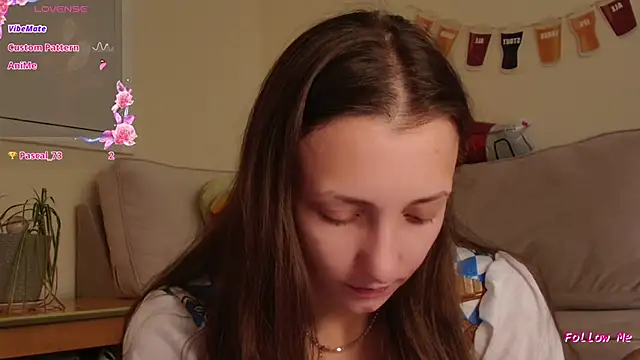 Milky flexy cat online show from 09-25-25, 12:09