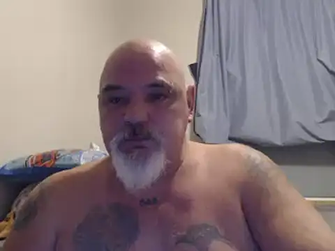 Newfiesausage1972 online show from 12-22-24, 10:25