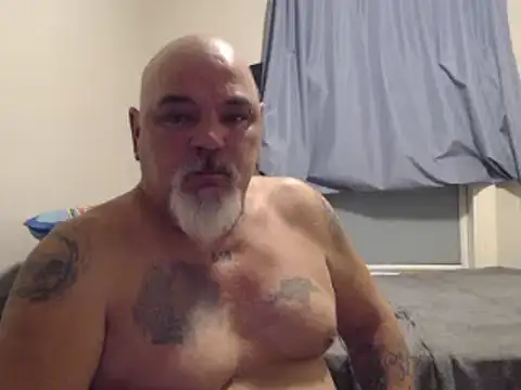 Newfiesausage1972 online show from 12-24-24, 10:44