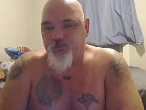 Newfiesausage1972 online show from 12-26-24, 09:44