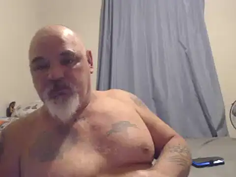 Newfiesausage1972 online show from 12-29-24, 10:01