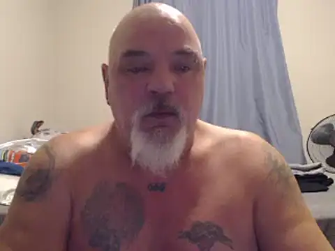 Newfiesausage1972 online show from 12-30-24, 11:04