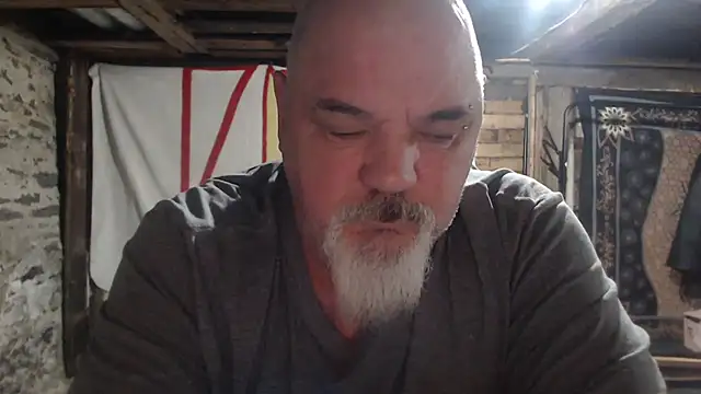 Newfiesausage1972 online show from 01-08-26, 10:39