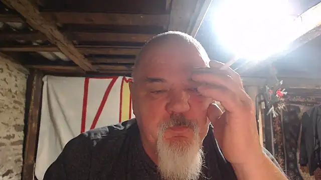 Newfiesausage1972 online show from 02-04-26, 11:27