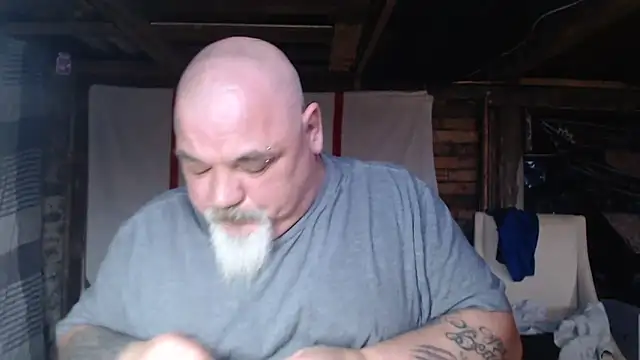 Newfiesausage1972 online show from 02-27-26, 10:32