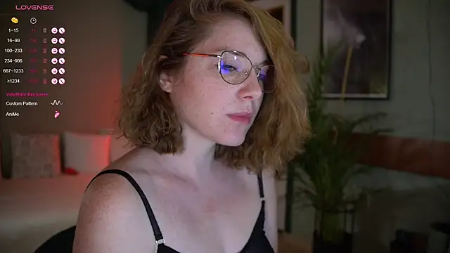 Snapshot of Your_phobia chatting on 10-17-25, 11:07 Your phobia online show from 10-17-25, 11:07