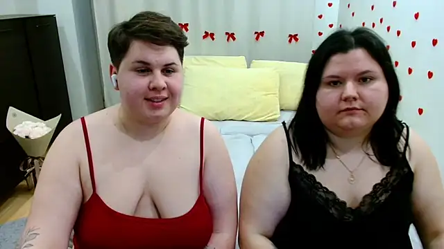 Snapshot of BeckyAndHellen chatting on 12-02-25, 10:38 BeckyAndHellen online show from 12-02-25, 10:38