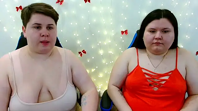 Snapshot of BeckyAndHellen chatting on 01-15-26, 11:15 BeckyAndHellen online show from 01-15-26, 11:15