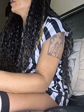 Snapshot of Shuggabutt chatting on 02-09-26, 12:36 Shuggabutt online show from 02-09-26, 12:36