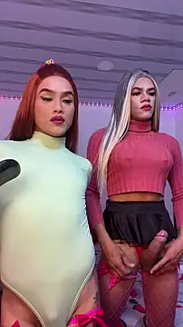 Snapshot of big_girl21cm chatting on 11-11-25, 01:55 big girl21cm online show from 11-11-25, 01:55