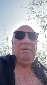 Snapshot of biggandybig chatting on 03-08-25, 12:41 biggandybig online show from 03-08-25, 12:41