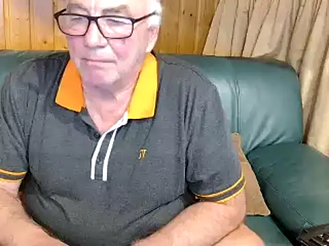 Snapshot of biggandybig chatting on 03-09-25, 06:43 biggandybig online show from 03-09-25, 06:43