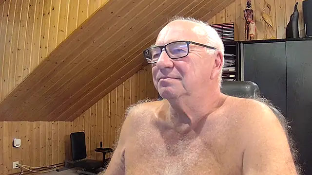 Snapshot of biggandybig chatting on 09-11-25, 09:15 biggandybig online show from 09-11-25, 09:15