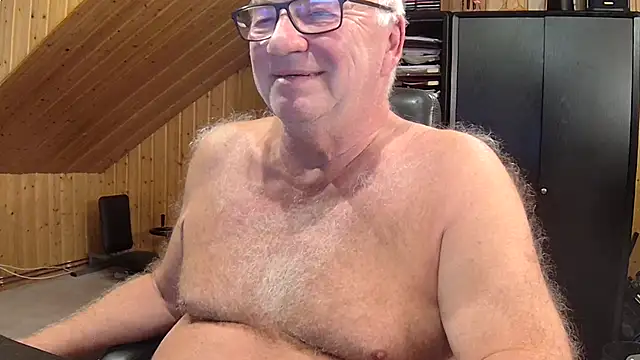 Snapshot of biggandybig chatting on 09-12-25, 09:37 biggandybig online show from 09-12-25, 09:37