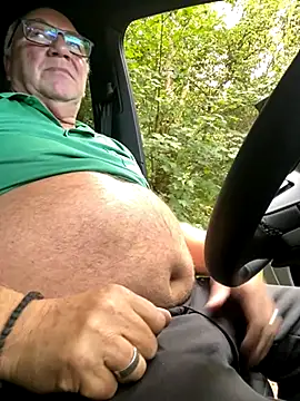 Snapshot of biggandybig chatting on 09-23-25, 01:36 biggandybig online show from 09-23-25, 01:36