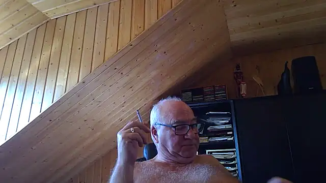 Snapshot of biggandybig chatting on 09-24-25, 08:39 biggandybig online show from 09-24-25, 08:39