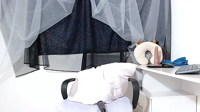 Snapshot of Abril_Bianchi chatting on 01-07-25, 02:10 Abril Bianchi online show from 01-07-25, 02:10