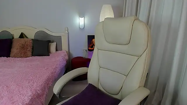 Eva Rosec online show from 01-18-25, 10:49