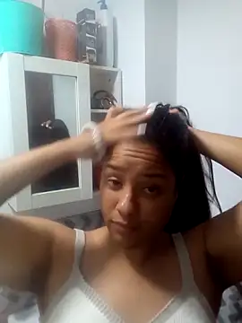 Snapshot of EAAM1 chatting on 10-17-25, 03:42 EAAM1 online show from 10-17-25, 03:42