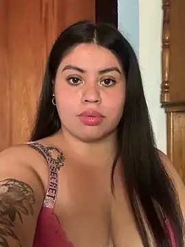 NenaRicaok online show from 12-17-24, 04:11