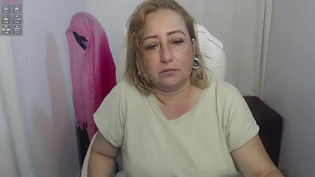 Snapshot of paiper_halliwey chatting on 02-15-25, 01:10 paiper halliwey online show from 02-15-25, 01:10