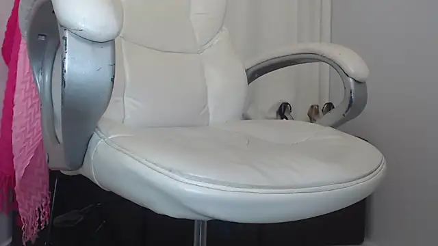 Snapshot of paiper_halliwey chatting on 03-13-25, 05:28 paiper halliwey online show from 03-13-25, 05:28