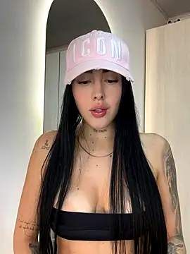 Snapshot of Manelik_couper chatting on 11-13-25, 04:55 Manelik couper online show from 11-13-25, 04:55