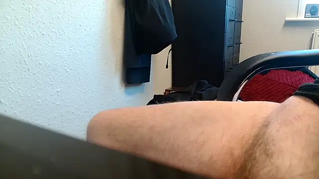 Snapshot of toptugger chatting on 01-09-25, 11:36 toptugger online show from 01-09-25, 11:36