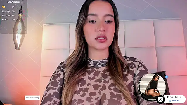 danii hill  online show from 12-20-25, 05:47