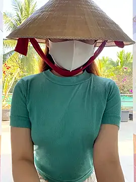 BabyThree  online show from 01-09-26, 07:33