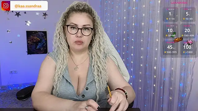 misskaassandraa online show from 12-24-24, 07:55