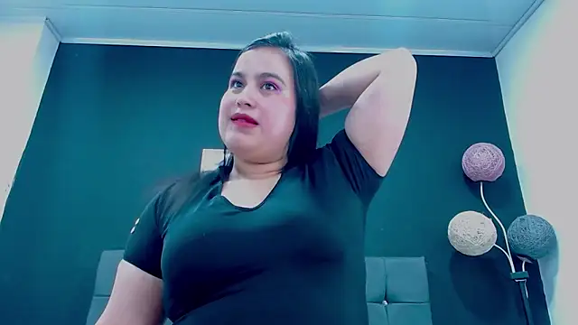 Snapshot of mia_xx1 chatting on 10-16-25, 01:17 mia xx1 online show from 10-16-25, 01:17