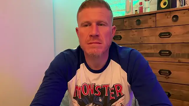 Snapshot of JeffJocc chatting on 10-26-25, 03:56 JeffJocc online show from 10-26-25, 03:56