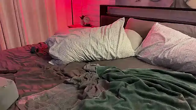 Snapshot of JeffJocc chatting on 12-04-25, 09:40 JeffJocc online show from 12-04-25, 09:40