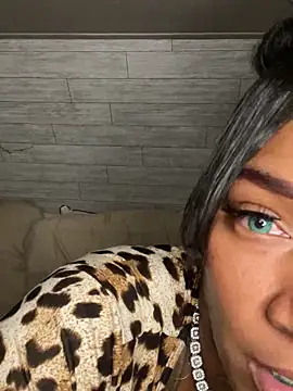 CUMQUEEN-XXX69 online show from 09-23-25, 06:49