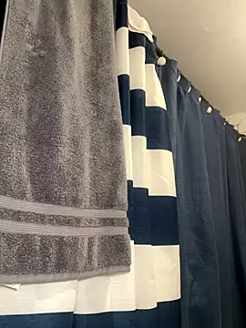 CUMQUEEN-XXX69 online show from 10-23-25, 02:00