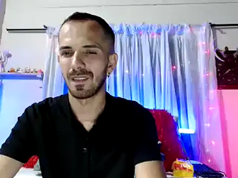 Snapshot of Tomas_Tylor chatting on 12-05-24, 01:14 Tomas Tylor online show from 12-05-24, 01:14