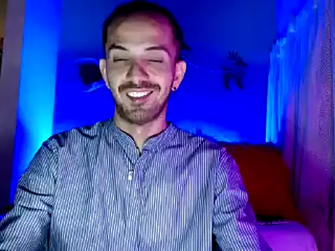 Snapshot of Tomas_Tylor chatting on 12-20-24, 02:41 Tomas Tylor online show from 12-20-24, 02:41