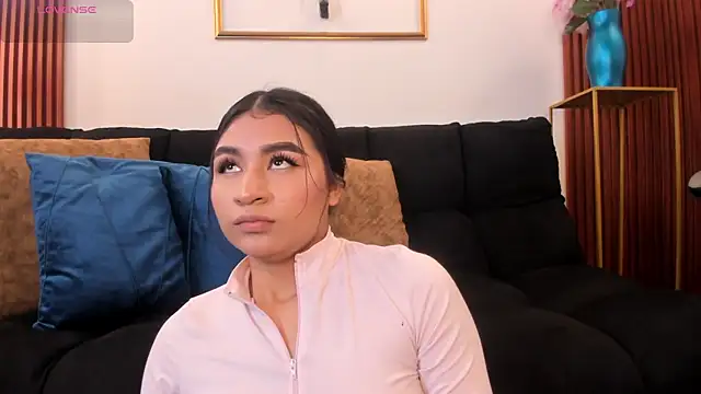 Snapshot of Zayda_1 chatting on 10-17-25, 08:00 Zayda 1 online show from 10-17-25, 08:00