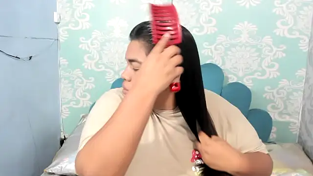 Snapshot of chanel_hot_001 chatting on 03-21-25, 08:39 chanel hot 001 online show from 03-21-25, 08:39