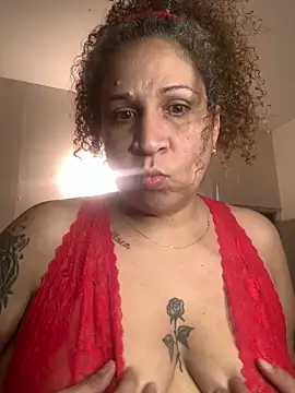 Snapshot of ladycreamypr2 chatting on 02-11-26, 04:06 ladycreamypr2 online show from 02-11-26, 04:06