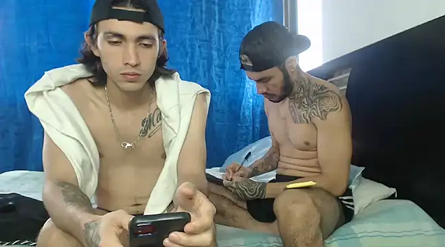 Snapshot of Hot_Sharks_ chatting on 03-07-25, 12:34 Hot Sharks online show from 03-07-25, 12:34