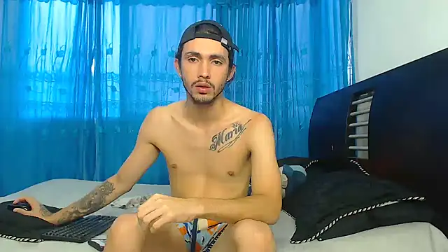 Snapshot of Hot_Sharks_ chatting on 09-10-25, 11:21 Hot Sharks online show from 09-10-25, 11:21