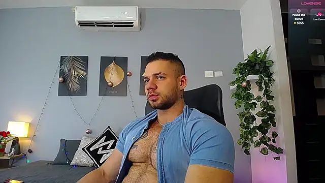 Snapshot of JeremyLowe chatting on 12-20-24, 04:57 JeremyLowe online show from 12-20-24, 04:57