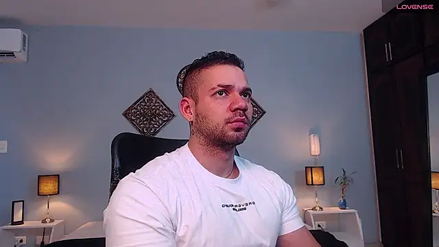 Snapshot of JeremyLowe chatting on 01-10-25, 01:20 JeremyLowe online show from 01-10-25, 01:20